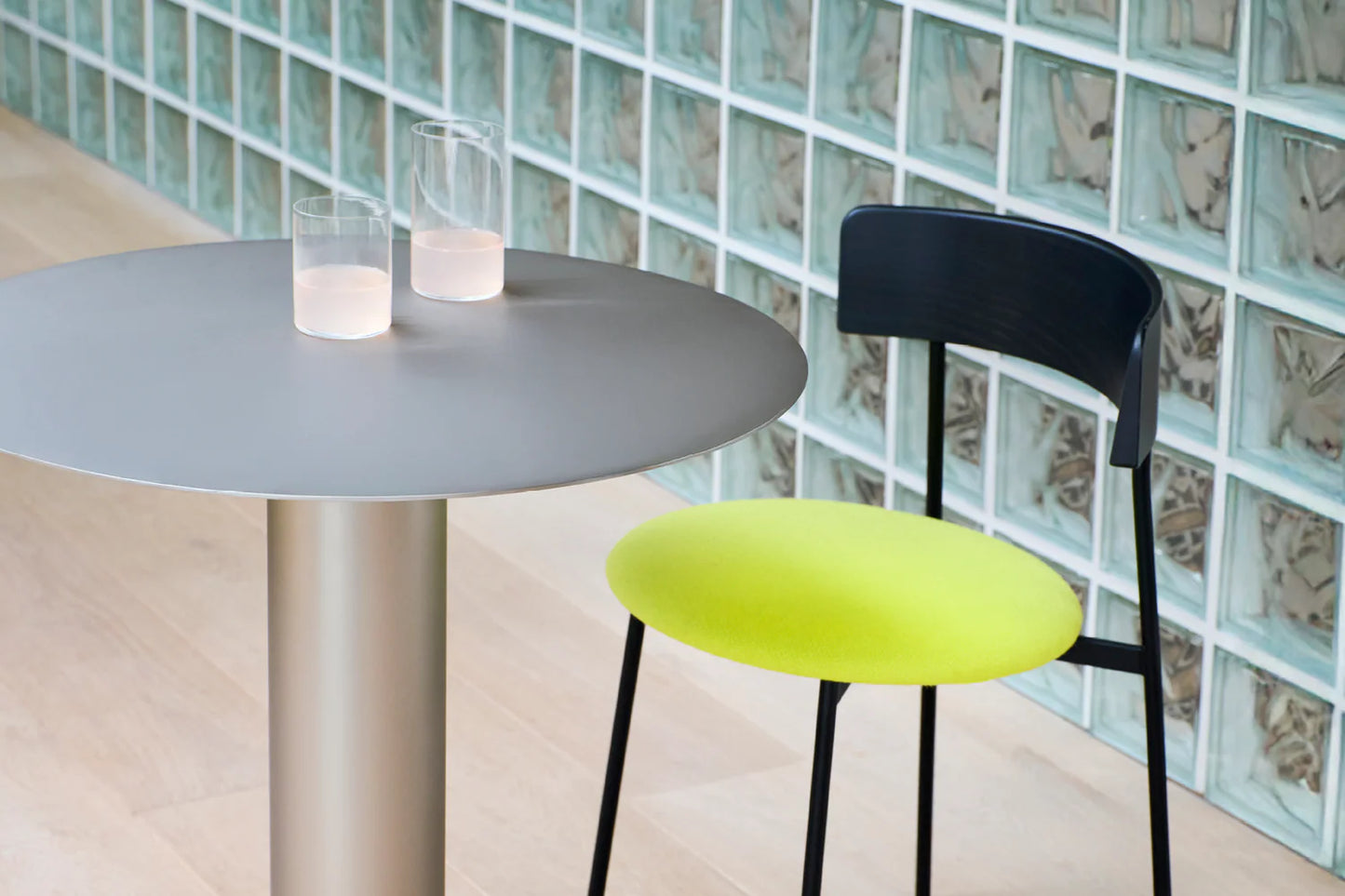 Kit Bistro table